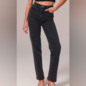 Abercrombie & Fitch The 90s Straight Ultra High Rise Jean Black EUC - 28/6 Short